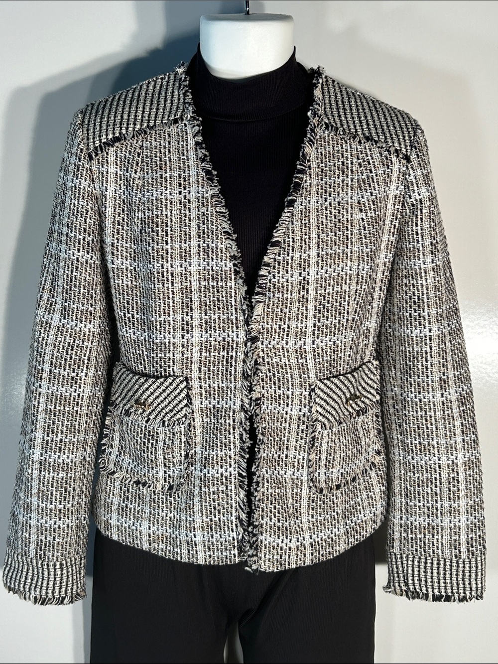 Chico's SZ 2(12)  Neutral Color Tweed Blazer Jacket Career Old Money Preppy Chic